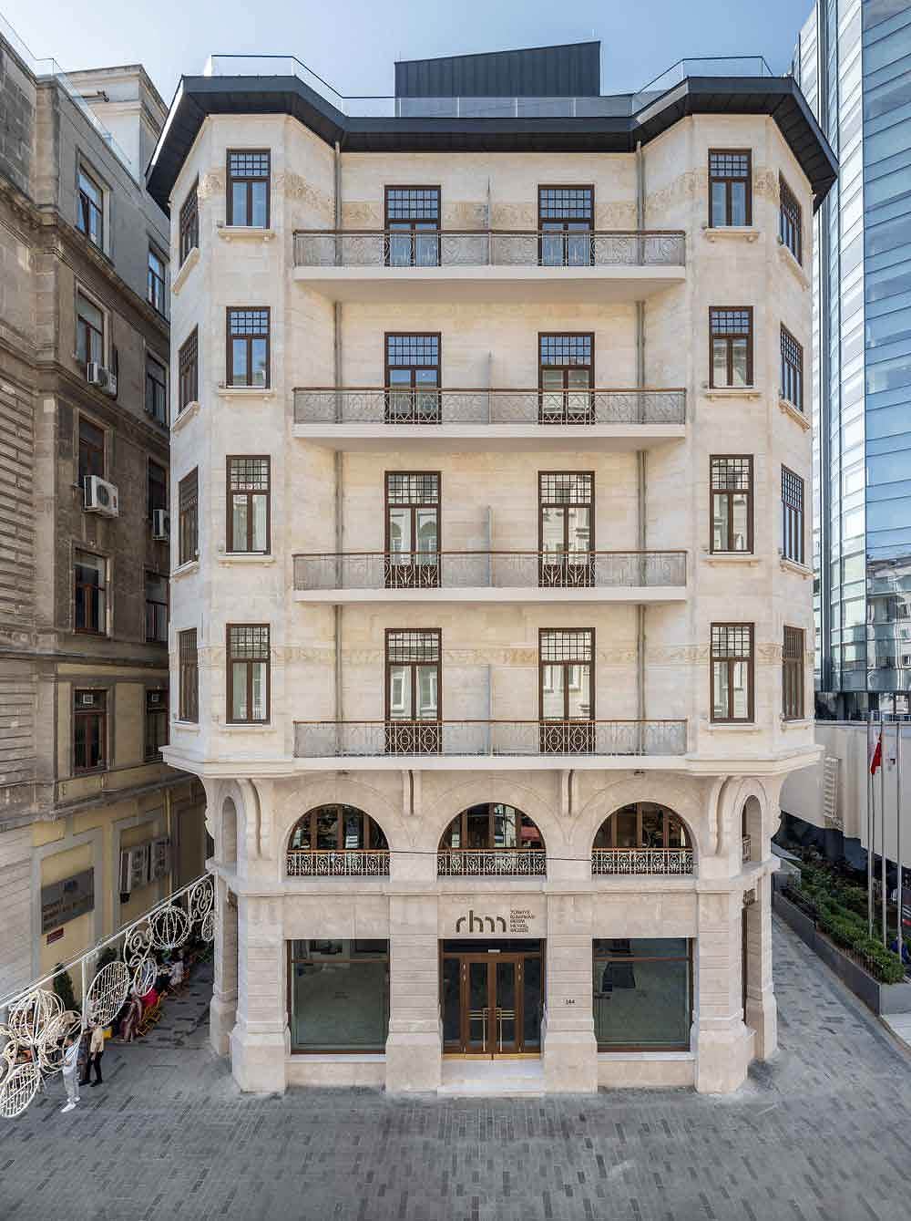 Azərbaycan İş Bankası Resim Heykel Müzesi
